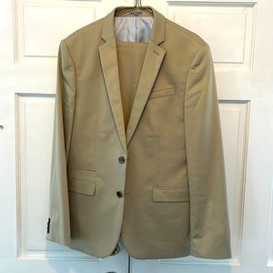 Men’s Express Photographer Fitted Full Suit. New without Tags. Never Worn.